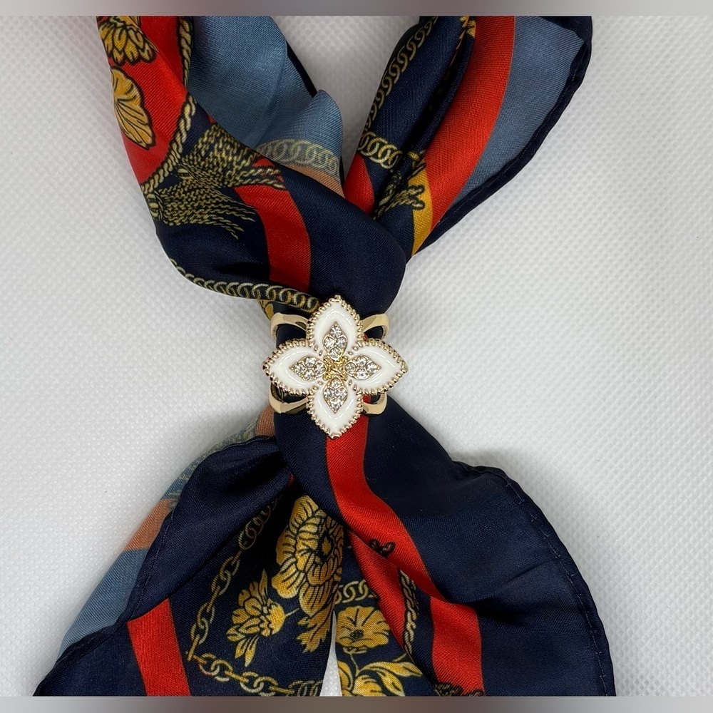 Chic Gold & White Enamel Clover Flower Scarf Ring Clip Rhinestone